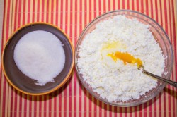 Сырники классические творожные жареные - шаг 4