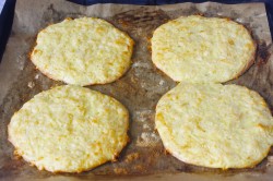Сырные лепешки в духовке - шаг 7 Сырные лепешки в духовке - шаг 7