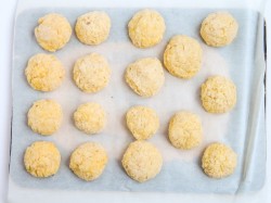 Сырные шарики на сковороде - шаг 7