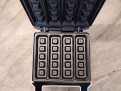 Сырные вафли в вафельнице - шаг 9