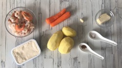 Сырный суп с креветками - шаг 1