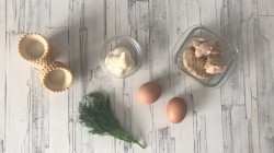 Тарталетки с печенью трески и яйцом - шаг 1