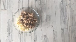 Тарталетки с печенью трески и яйцом - шаг 6