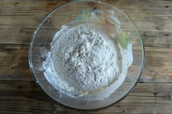 Тесто без сливочного масла - шаг 4 Тесто без сливочного масла - шаг 4