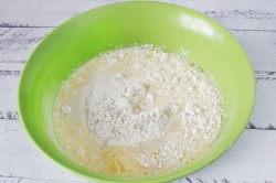 Тесто для пышек на дрожжах - шаг 3 Тесто для пышек на дрожжах - шаг 3