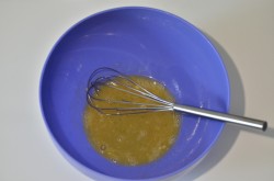 Тесто для тонких блинов на кефире - шаг 2 Тесто для тонких блинов на кефире - шаг 2