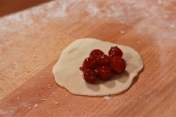 Тесто для вареников с вишней заварное - шаг 11 Тесто для вареников с вишней заварное - шаг 11