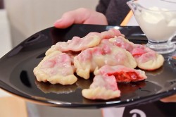 Тесто для вареников с вишней заварное - шаг 16 Тесто для вареников с вишней заварное - шаг 16