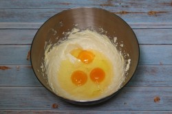 Тесто для венских вафель в электровафельнице - шаг 3 Тесто для венских вафель в электровафельнице - шаг 3