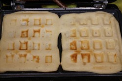 Тесто для венских вафель в электровафельнице - шаг 8 Тесто для венских вафель в электровафельнице - шаг 8