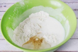 Тесто дрожжевое на кефире как пух - шаг 2 Тесто дрожжевое на кефире как пух - шаг 2