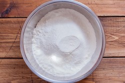 Тесто для чебуреков хрустящее на водке - шаг 4 Тесто для чебуреков хрустящее на водке - шаг 4