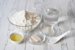 Тесто на живых дрожжах - шаг 1 Тесто на живых дрожжах - шаг 1