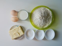 Пресное тесто для пирожков и пирогов в духовке на кефире - шаг 1 Пресное тесто для пирожков и пирогов в духовке на кефире - шаг 1