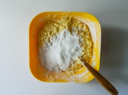 Пресное тесто для пирожков и пирогов в духовке на кефире - шаг 7 Пресное тесто для пирожков и пирогов в духовке на кефире - шаг 7