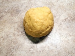 Тесто на минералке для пельменей - шаг 7 Тесто на минералке для пельменей - шаг 7