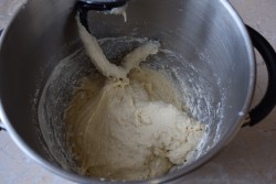 Тесто на сырых дрожжах - шаг 8 Тесто на сырых дрожжах - шаг 8