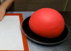 Торт Энгри Бердз из мастики - шаг 5 Торт Энгри Бердз из мастики - шаг 5