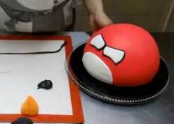 Торт Энгри Бердз из мастики - шаг 7 Торт Энгри Бердз из мастики - шаг 7