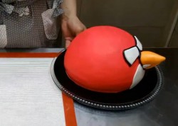 Торт Энгри Бердз из мастики - шаг 10 Торт Энгри Бердз из мастики - шаг 10