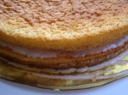 Торт из готовых бисквитных коржей со сгущенкой - шаг 10