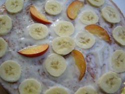 Торт из готовых бисквитных коржей со сгущенкой - шаг 11