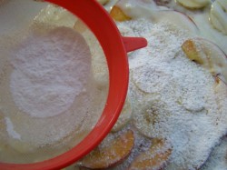 Торт из готовых бисквитных коржей со сгущенкой - шаг 13