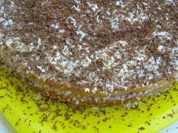 Торт из готовых бисквитных коржей со сгущенкой - шаг 15