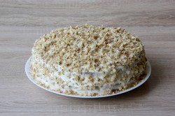 Торт из готовых коржей со сгущенкой - шаг 11 Торт из готовых коржей со сгущенкой - шаг 11