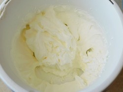 Торт из печенья и творога без выпечки - шаг 2 Торт из печенья и творога без выпечки - шаг 2