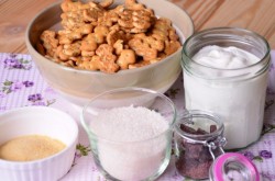 Торт из крекера и сметаны на скорую руку без выпечки - шаг 1