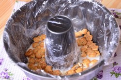 Торт из крекера и сметаны на скорую руку без выпечки - шаг 7