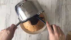 Торт из рыбок со сгущенкой и сметаной в шоколадной глазури - шаг 10 Торт из рыбок со сгущенкой и сметаной в шоколадной глазури - шаг 10