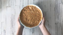 Торт из рыбок со сгущенкой и сметаной в шоколадной глазури - шаг 6 Торт из рыбок со сгущенкой и сметаной в шоколадной глазури - шаг 6