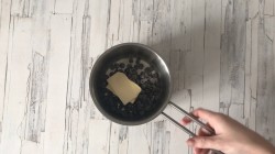 Торт из рыбок со сгущенкой и сметаной в шоколадной глазури - шаг 9 Торт из рыбок со сгущенкой и сметаной в шоколадной глазури - шаг 9