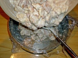 Торт из печенья сметаны и бананов без выпечки - шаг 9 Торт из печенья сметаны и бананов без выпечки - шаг 9