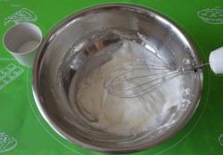 Торт из сгущенки - шаг 2 Торт из сгущенки - шаг 2