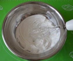 Торт из сгущенки - шаг 3 Торт из сгущенки - шаг 3