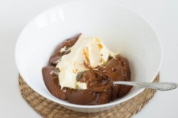 Торт из вафельных коржей с вареной сгущенкой - шаг 2 Торт из вафельных коржей с вареной сгущенкой - шаг 2