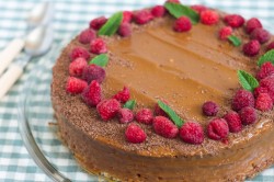 Торт из вафельных коржей с вареной сгущенкой - шаг 6 Торт из вафельных коржей с вареной сгущенкой - шаг 6