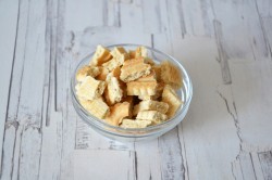 Шоколадный торт на желатине с печеньем и орехами - шаг 3