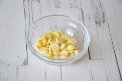 Шоколадный торт на желатине с печеньем и орехами - шаг 5