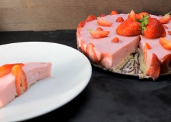 Йогуртовый торт с клубникой без выпечки - шаг 14 Йогуртовый торт с клубникой без выпечки - шаг 14