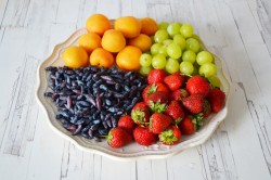 Торт Летние сезоны со взбитыми сливками - шаг 6 Торт Летние сезоны со взбитыми сливками - шаг 6