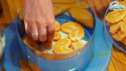 Торт Наполеон без выпечки из слоеного печенья с кремом - шаг 13