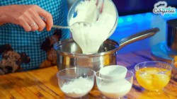 Торт Наполеон без выпечки из слоеного печенья с кремом - шаг 2