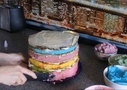 Торт Литл Пони бисквитный из мастики - шаг 9 Торт Литл Пони бисквитный из мастики - шаг 9