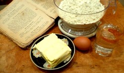 Торт рубленый со сгущенкой - шаг 1 Торт рубленый со сгущенкой - шаг 1