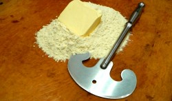 Торт рубленый со сгущенкой - шаг 2 Торт рубленый со сгущенкой - шаг 2