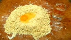 Торт рубленый со сгущенкой - шаг 4 Торт рубленый со сгущенкой - шаг 4